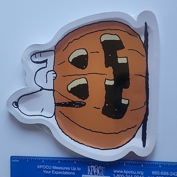 PEANUTS Halloween shaped paper plates - Picture 2 of 4